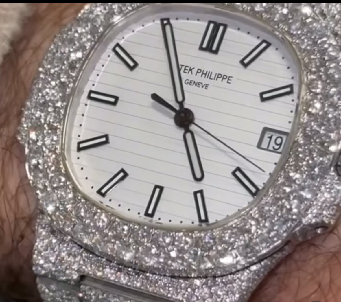 Patek Philippe (White Face) Nautilus 5711